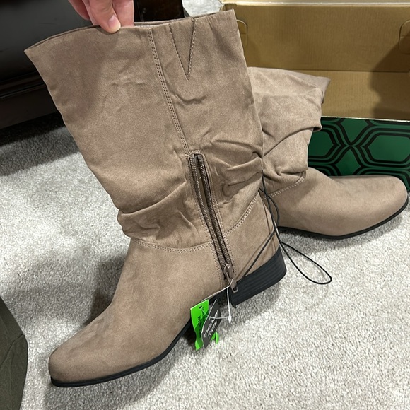 Women’s East fifth taupe faux suede boots size 8.5 - Picture 5 of 6